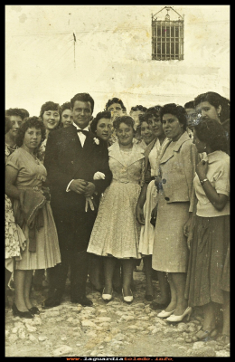 Padrinos
Terín y Luisa Goñi padrinos de boda. Años 50
Palabras clave: Terín y Luisa Goñi 