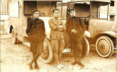 El servicio militar  
D. Fausto González (primero por la derecha) en África, como médico militar en el año 1925
Palabras clave: D. Fausto González médico