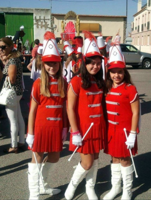 Majorettes
Lucía, Lidia y Alejandra, tres de las damas entrantes 2019, cuando fueron majorettes
Palabras clave: majorettes damas
