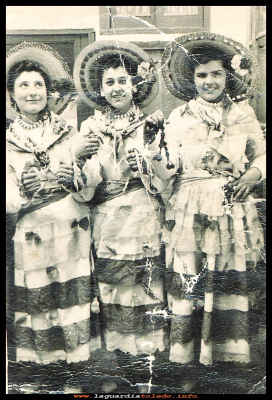 Carnaval  1946
Carnaval  1946. Martina Santiago, Milagros y Sagrario Tacero
Palabras clave: Carnaval