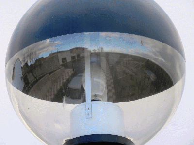 Panorámicas de las cuevas de Palacio vistas a través de los reflejos en las farolas. 5-2-2017
