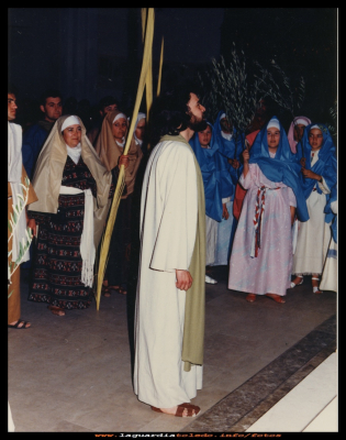 pasion 1ª 1987
Fotografía del año 1987, el primero que se interpreto la pasión dramatizada.
Dirigida por D. Marcelino Casas.

Palabras clave:  Año 1987  la pasión dramatizada