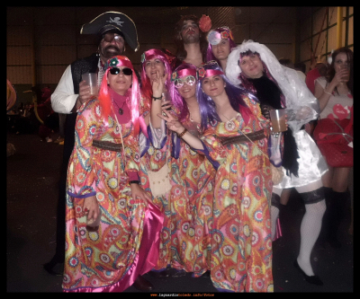Paz y amor
Baile de carnaval en el pabellón polideportivo. Sábado 16-2-1
Palabras clave: paz y amor hippies carnaval pabellon