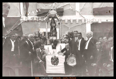 Mesa petitoria 1950
Mesa petitoria y cofradía del Sto. Niño. Año 1950.
Palabras clave: cofradía del Sto Niño