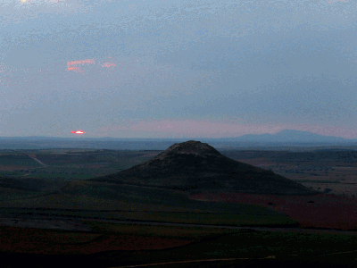 Puesta de sol por el cerro de la Atalaya un día nublado. 19-2-2017
