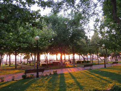 Otra forma de ver la puesta de sol desde el Paseo del Norte. 26-7-2015
