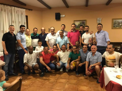 Reunión de viejas glorias del fútbol guardiolo
