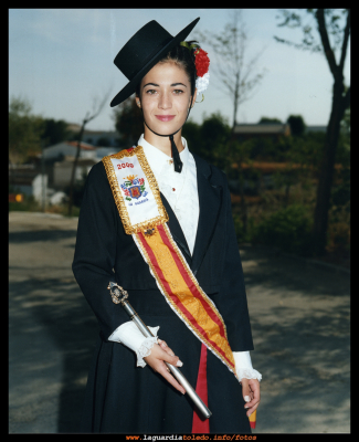 Susana Sanchez-Ruiz Segura, reina de las fiestas año 2000
Susana con traje campero, preparada para ir a los toros.
Palabras clave: susana sanchez ruiz fiestas 2000