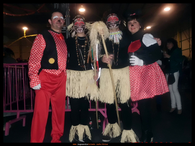 Tribus africanas con ratones, todo vale en carnaval
Baile de carnaval en el pabellón polideportivo. Sábado 16-2-1
Palabras clave: ratones tribu africana carnaval pabellon