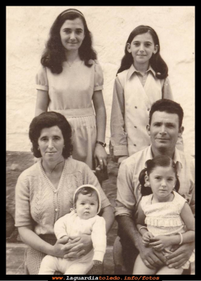 VICENTE EL MICO Y FAMILIA, 1972
Palabras clave: VICENTE MICO