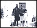 ABUELA, MADRE E HIJAS .jpg