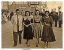en_la_plaza_con_las_barcas_3_lgt.jpg