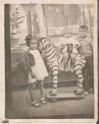 fiestas años 40
Eleuterio, Rosa, y Antonio de la tia Jorja "la chesa"
