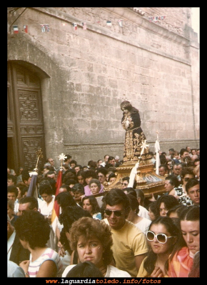 Procesión con el Santo Niño para llevarlo a su ermita. 27 de Septiembre de 1983.
Palabras clave: procesion santo niño fiestas 27 de Septiembre