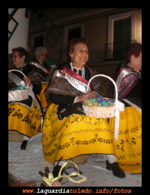 Eugenia: Manchega de Honor.
En la carroza para ir a la pólvora 28 de Mayo 2010
Palabras clave: manchega de honor