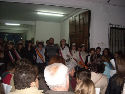1 de Mayo de 2009, cantando los Mayos a la Reina
Palabras clave: mayos reina