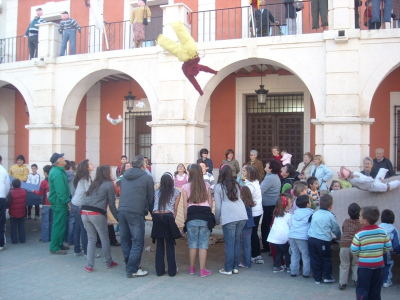 Manteo de peleles. 13 de abril de 2009
Palabras clave:  manteo peleles