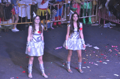 Concursantes en el desfile de carnaval en el pabellón, 16-2-13
Palabras clave: hojalata concurso carnaval 2013