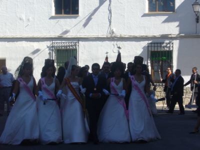 reina damas mantenedor 07 dirijiendose a la misa del dia 25
Palabras clave: mrn