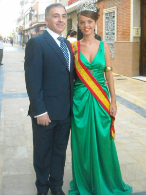 Elección Reina de la Mancha
Rosana Mascaraque, reina de la fiestas 2009 en la elección de Reina de la Mancha que se celebra cada año en Miguel Esteban, con su acompañante Tomás Tacero.
