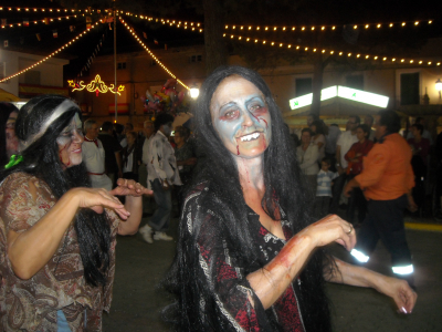 Zombies de la carroza Thriller
Palabras clave: carrozas thriller timbales