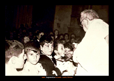 1971 Primera comunión de Félix Martín, Juan López, Pedro y Manolo de manos de D. Francisco Bustos
Palabras clave: 1971 Primera comunión de Félix Martín, Juan López, Pedro y Manolo