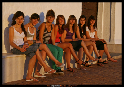 Reina y damas 2009. 25 de julio de 2009
Sesión informal de fotos en el Santo Niño con las nuevas reina y damas del 2009. 

Palabras clave: Reina y damas 2009. 25 de julio de 2009