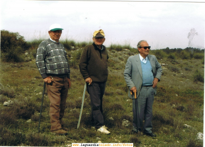 Excursión por los Cerros de Llano Castillo
En la foto el abuelo de Fernando Santiago: Valentín, su padre y su tío José María Tejero


