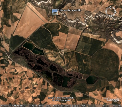 Foto de satélite de la Dehesa Monreal o Lagunas de la Vega como se conocen en La Guardia
En la vista de satélite se puede ver: abajo, las lagunas, a la derecha, la tierra circular que ya publicamos en su día en la página, en el centro, la Casa de la Vega, que aparece en la película Condenados, y arriba, el Castillo de Monreal o de La Vega.
[url=http://www.laguardiatoledo.info/fotos/displayimage.php?pos=-3655][color=blue][b][i]Vídeo de las lagunas de la Vega o Dehesa Monreal[/color][/i][/b][/url]
[url=http://www.laguardiatoledo.info/fotos/displayimage.php?pos=-3595][color=blue][b][i]Vídeo de la película Condenados donde aparece la Casa de la Vega[/color][/i][/b][/url]
[url=http://www.laguardiatoledo.info/fotos/displayimage.php?pos=-2318][color=blue][b][i]Parcela circular en la Dehesa Monreal[/color][/i][/b][/url]


