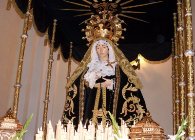 Virgen de la Soledad, Viernes Santo de 2009
Dedicada a un amigo mío que pasó la Semana Santa con nosotros.
