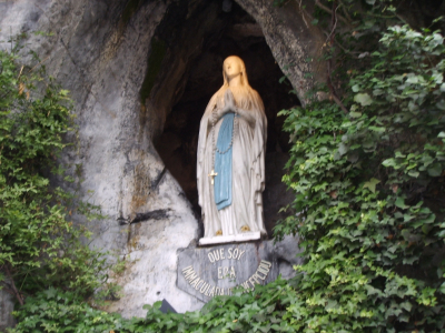 VIAJE A LOURDES
