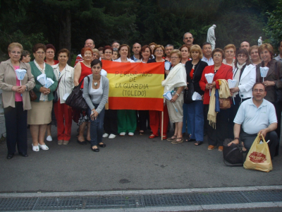 VIAJE A LOURDES
FOTO PARA EL RECUERDO, DEL GRUPO DE PEREGRINOS DE LA GUARDIA.

