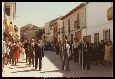 25 sep 1984
Procesión del  Santo Niño a su paso por la calle Mayor, 25 de Septiembre del 1984.
FIESTAS, CELEBRACIONES Y TRADICIONES: fiestas patronales 1984
Palabras clave: Procesión del  Santo Niño