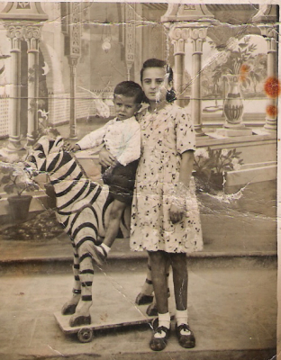 Amancio y su caballo
Amancio y su tia Dolores

Palabras clave: Amancio Dolores