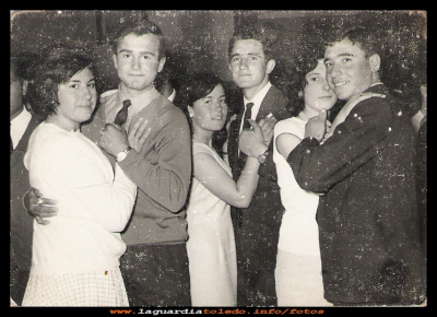 Bailando
Baile en el salón de Gervasio, año 1965.

Palabras clave: Baile en el salón de Gervasio