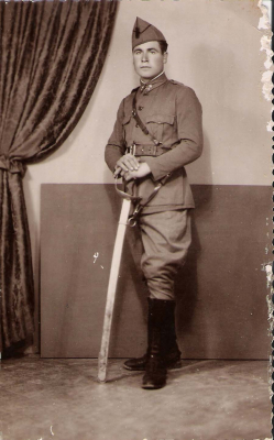 Emilio Tacero
Emilio Tacero (el trapero) año 1930 en la mili.
Palabras clave: Mili
