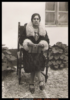  Encarna
Encarna Pérez, con 20 años, 1927

Palabras clave: Encarna Pérez, 1927