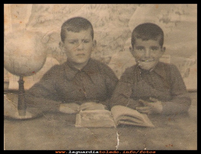 Hermanos en el cole
Inocente y Ángel  Orgaz,  año 1943

