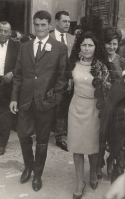 Padrinos años 60
Los padrinos, de una boda saliendo de la iglesia.

Palabras clave: Padrinos años 60