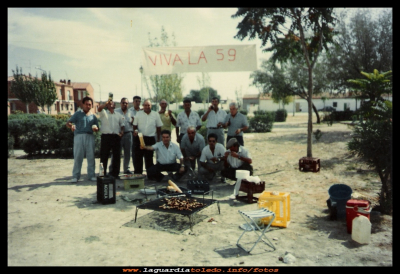  Viva la 59
Hace unos años, la quita del 59 se reunieron para pasar un día agradable y de comilona,  recordando  su paso por la mili. Los quintos son: Cesar Hernández, Eleuterio Guzmán, Antonio Tejero, Amancio Nuño, Juli Orgaz, Cristóbal, Camilo Guzmán, Pepe Potenciano, Angel Orgaz, Pablo Cabiedas, Manzanero, Julián y domingo.   

Palabras clave: la quita del 59