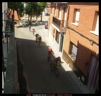  Vuelta ciclista
Vuelta ciclista a Toledo, a su paso por La guardia. 29-9-2010
Palabras clave:  Vuelta ciclista