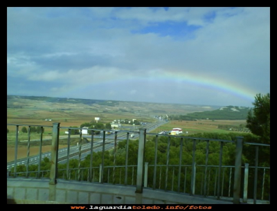 El arco iris
Cuando llueve, y hace sol, sale el arco del señor

Palabras clave:  El arco del señor