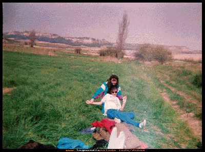 la Merienda 1991
Alicia Morales y Mª Eugenia con sus mejores galas en la Merienda 31/03/91
Ali gracias por las fotos y Mª Eugenia a ver si te animas y publicas alguna fotillo que 
material seguro que no te falta....
Palabras clave: la Merienda