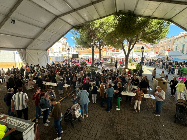 La vaquilla
Tradicional reparto de vaquilla popular organizado por la Peña Los Timbales
27-9-24
