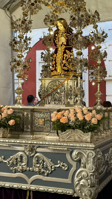 El Santo Niño en la plaza
25-9-22 con el bastón de mando de alcalde perpetuo
