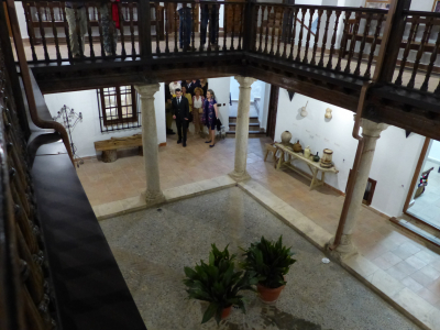 Inauguración de exposiciones en la Casa de los Jaenes 23-9-22
Entrada de autoridades para la inauguración de exposiciones

