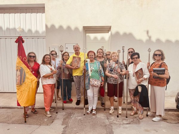 Reparto de programa 2025 por la Cofradía del Santo Niño
Pedida y reparto de programa. En la foto la Cofradía del Santo Niño en casa del Pregonero 2025; Juan Cristóbal Martínez
