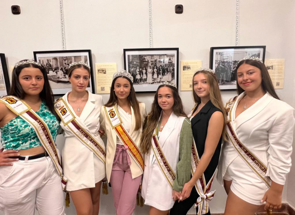 Las primeras damas y las últimas
Las primeras damas en la foto de la exposición y nuestras últimas Reina y damas 2023
