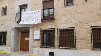 Volveremos a abrazarnos
Por ellos, por nuestros mayores de la residencia que son unos campeones!!!! Pronto acabará ésto y volveremos a abrazarnos
