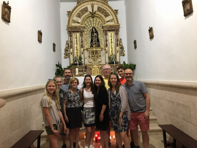 Desde Filadelfia
Esta vez, los hermanos Tim y Kristin, con sus familias, vuelven con sus padres para conocer el pueblo y sus raíces. Para Proyecto Tupi es un placer hacer de enlace con su familia, de generaciones atrás, los García de Ángela, así como poder visitar el pueblo con Fernando Guzmán Nuño de guía.
Palabras clave: Filadelfia